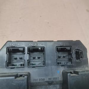 BOITIER BSI VALEO CITROEN C5 307 2.0L HDI REF 9651197580