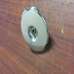 bouchon radiateur mercedes w115 W 115 W114 manque l'insigne REF 1158800186