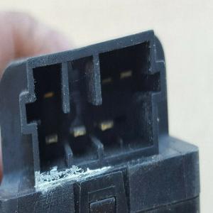 Bouton COMMANDE DE LEVE VITRE ELECTRIQUE PEUGEOT 206 306 EXPERT