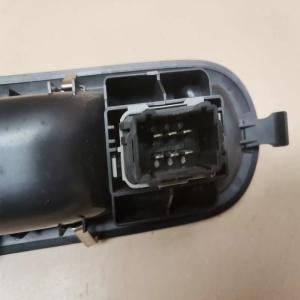BOUTON COMMANDE LEVE VITRE AVANT DROIT PASSAGER RENAULT CLIO 3 TWINGO 2