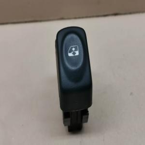 BOUTON COMMANDE LEVE VITRE ELECTRIQUE AVANT DROIT RENAULT MEGANE 1 REF 430001K