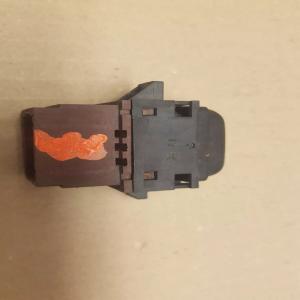 BOUTON CONDAMNATION FERMETURE CENTRALISATION DES PORTES RENAULT LAGUNA I