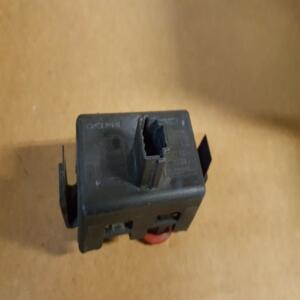 Bouton de warning RENAULT CLIO 3 III REF 8200523299
