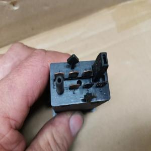 Bouton dégivrage de vitre arrière pour New Beetle 1C0959621