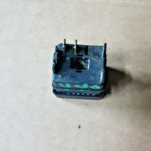 BOUTON INTERUPTEUR ECLAIRAGE INTERIEUR PLAFONNIER FIAT UNO 89