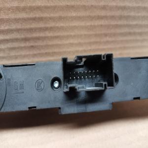 BOUTON WARNING SPORT CENTRALISATION POUR OPEL ASTRA H ZAFIRA 03758070