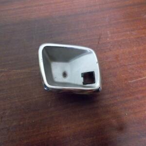 cache coque poignée arriere droit passager peugeot 604