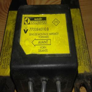 Calculateur d’air bag RENAULT LAGUNA 1 B56 REF 7700840110b 550288900