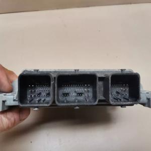 CALCULATEUR MOTEUR  RENAULT CLIO 3 MODUS 2 TWINGO 2 1.2 16V REF 8201077701