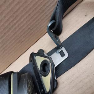 CEINTURE ARRIERE DROIT PEUGEOT 106  3 PORTES
