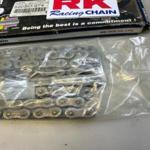 Chaine rk 520so 74 maillons attache a riveter 74 links 520 so renforcée
