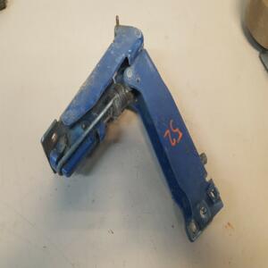 Charniere de porte arriere coffre gauche MERCEDES VIANO VITO w639