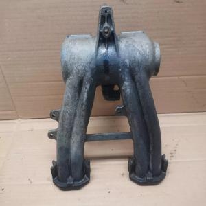 COLLECTEUR D'ADMISSION MERCEDES W631 MB100 W123 240D