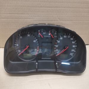 COMPTEUR  KILOMETRIQUE COMPTE TOURS  VW PASSAT 4 B5 1.9 TDI syncro 4MOTION