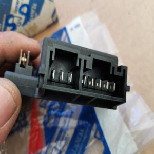 contacteur intermittence moteur essuie glace FIAT FIORINO  REF 9939940 neuf