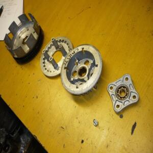 embrayage  honda cm 125 t te twin 1978