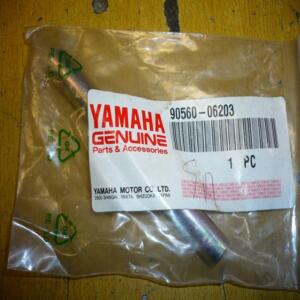 entretoise boite a air 90560-06203 yamaha  xv 750 920 virago 1981 1983