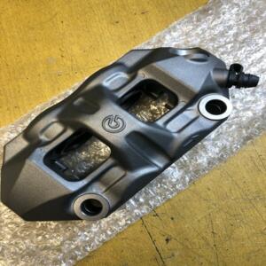 étrier frein droit ducati 61040911c diavel 1200 2011 18 streetfighter 1098 10 13