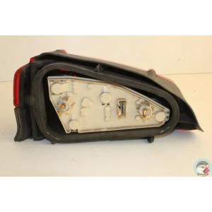 Feu arrière droit passager PEUGEOT 106 phase 1 avec platine n°79
