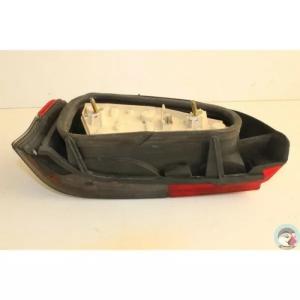 Feu arrière droit passager PEUGEOT 106 phase 1 avec platine n°79