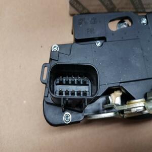 FIAT STILO GACHE SERRURE DE PORTE AVANT DROIT PASSAGER