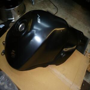 fuel tank réservoir suzuki sv 650 A L7 2017  44100-18K10-ykv