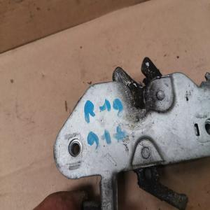 GACHE FERMETURE CAPOT AVANT DROIT RENAULT 19 R19