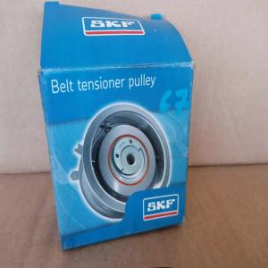GALET ENROULEUR COURROIE ACCESSOIRE TOYOTA COROLLA VI VII 1.8 2.0 D VKM 61003