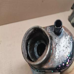Goulotte remplissage huile  support alternateur Cox Coccinelle 1300 113101211B