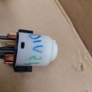 Interrupteur Contacteur de demarrage Volkswagen PASSAT POLO GOLF 4 ref 4B0905849