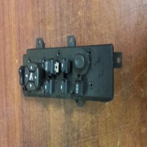 Jeep Grand Cherokee interupteur VITRE AV DROIT front RIGHT switch veh anglais