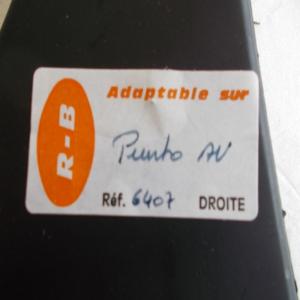 Jeu de bavettes pare boue avant avec catadioptres R-B FIAT PUNTO