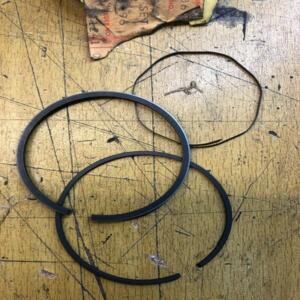 jeu segment Kawasaki G5 1972-1975 OEM OVERSIZED 1.00MM PISTON RING SET 13024-043