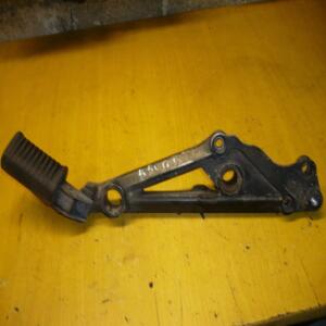Kawasaki 35011-1153 Z 550 g  Z 550 GT Platine droite repose pied