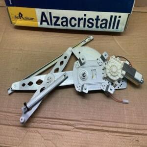 Leve vitre electrique avant gauche conducteur TOYOTA YARIS 4 porte 06-12 017275