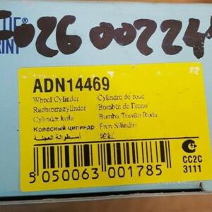 lot de 2 cylindre de roue NISSAN CABSTAR TERRANO 2 R20  ADN14469 CS-111 214569B
