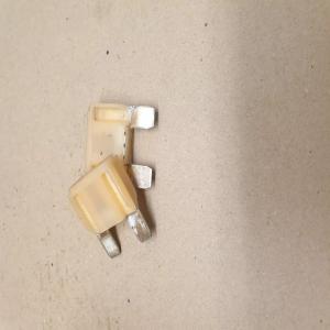 LOT DE 2  Maxi fusible 80A 32V jaune voiture automobile 2.9X3.5 CM