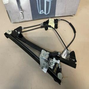 mecanisme de lève vitre avant gauche pour VW GOLF 4 Bora 3 PORTES  1J3837461D