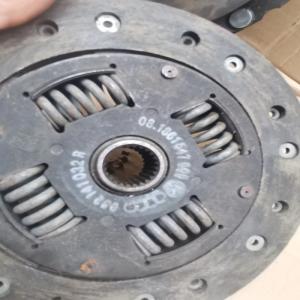 MECANISME DISQUE D'EMBRAYAGE VW  GOLF 1   POLO 1  2 ESSENCE