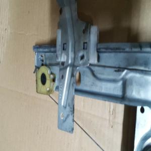 mecanisme lève vitre avant gauche  Peugeot 207 3 portes 400917h
