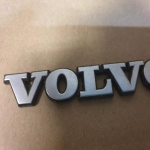 MONOGRAMME LOGO EMBLEME INSIGNE SIGLE VOLVO  10.8x1.5 cm
