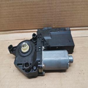 MOTEUR LEVE VITRE AVANT DROIT PASSAGER 307 ref 9634457480
