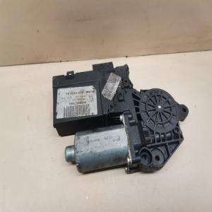 Moteur leve Vitre Bosch Avant Droit Peugeot 307 ref 9634457480  0130821766