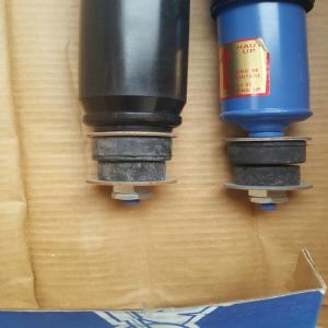 Paire amortisseurs arriere mazda 323 de 77 a 87  record 113651  neuf