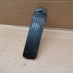PEDALE ACCELERATEUR CAOUTCHOUC Mercedes W114 W115 1153010382