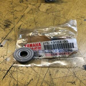 pignon pompe huile yamaha 2t5-13124-00 pw 80 dt 50 mx r lb 50