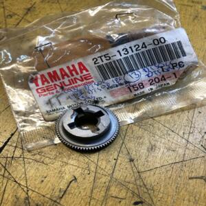 pignon pompe huile yamaha 2t5-13124-00 pw 80 dt 50 mx r lb 50