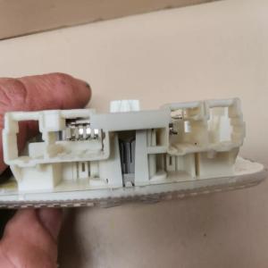PLAFONNIER LUMIERE HABITACLE PEUGEOT 207 CITROEN C3 C4 BERLINGO REF 9680717080 *