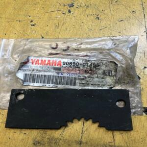 plaque blocage DRIVE GIAR HOLDER yamaha 90890-01495