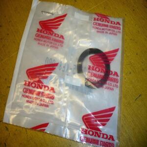 plaque repose pied passager Honda 50715-ke8-000 cb 600 f hornet 750 seven fifty